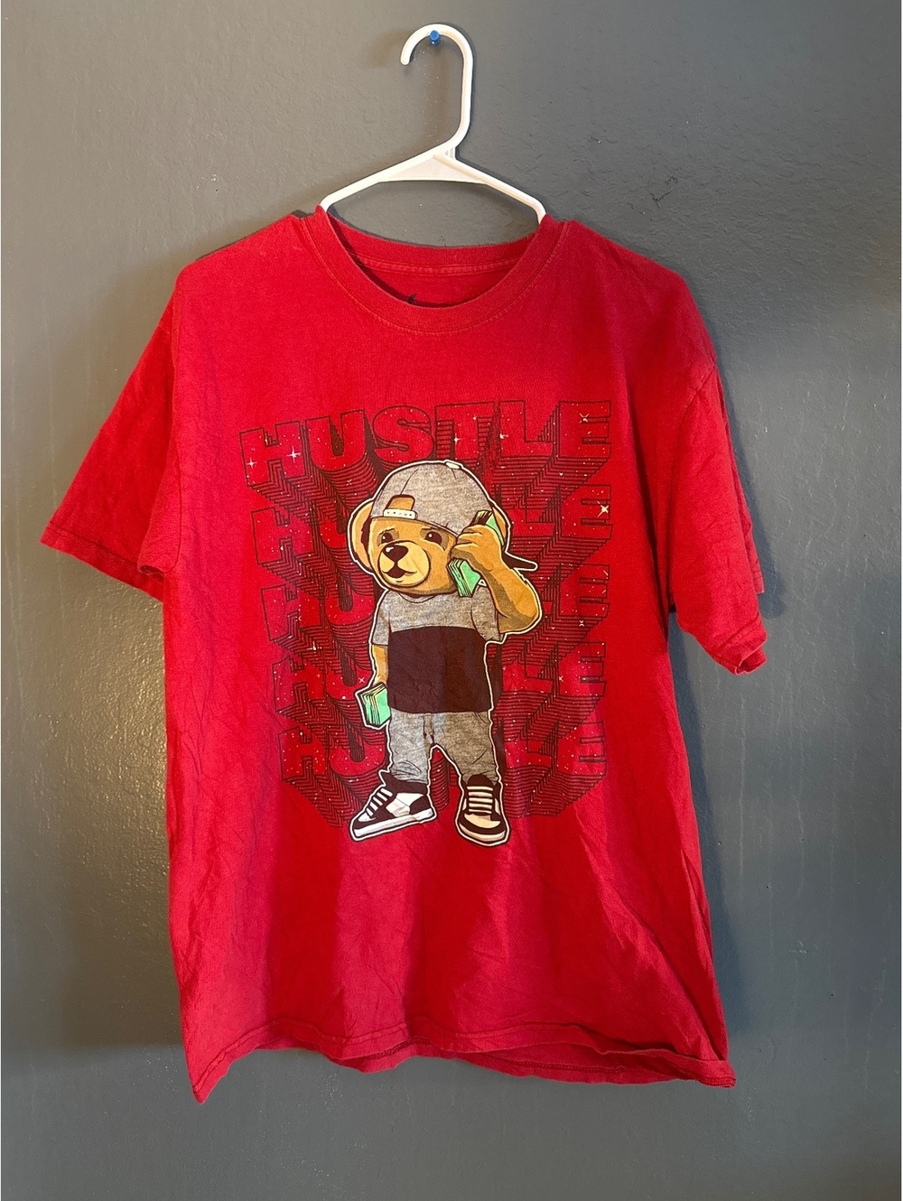 Vibes Red Hustle Bear Graphic T-Shirt Large